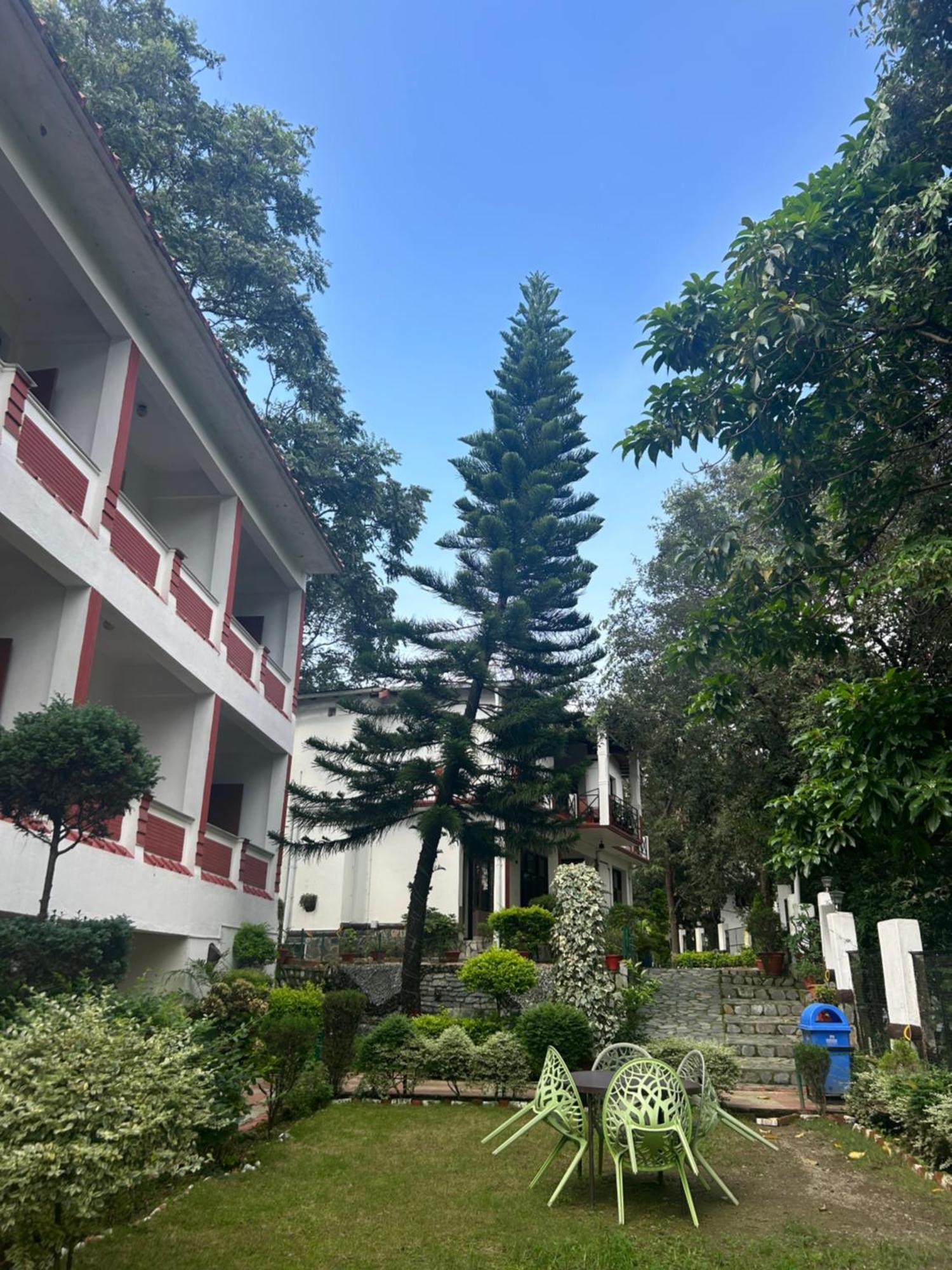 Hotel Maya Regency Bhīm Tāl Exterior foto